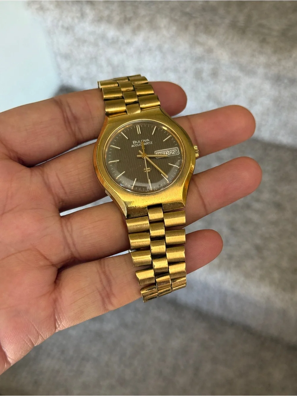 Bulova men wristwatch